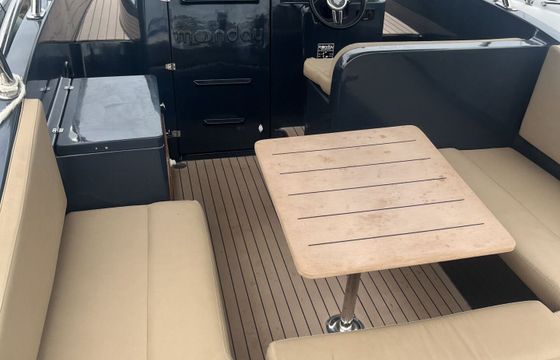 Motorboat MOONDAY 780 WA 300hp