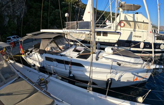 Sailboat Dufour 37 10m