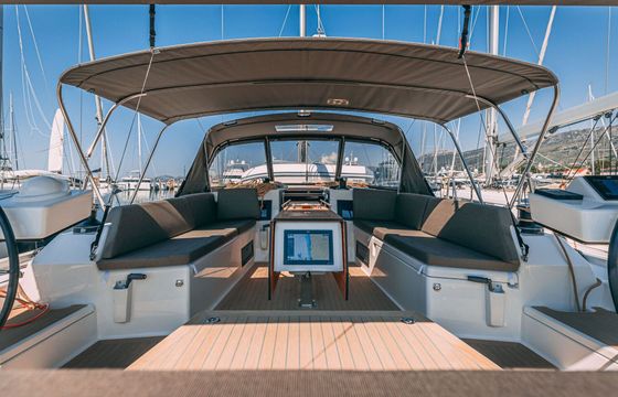 Sailboat Dufour Dufour 470 owner layout 14.93m