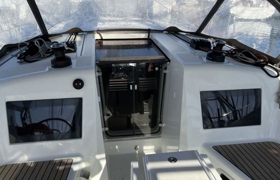 Sailboat Jeanneau Sun Odyssey 410 12.3m