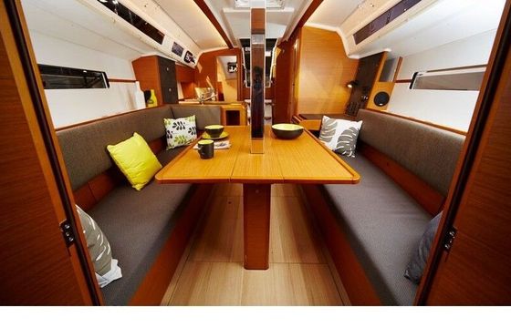 Sailboat JEANNEAU SUN ODYSSEY 349 10.34m