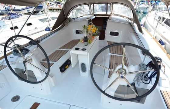 Sailboat JEANNEAU SUN ODYSSEY 349 10.34m
