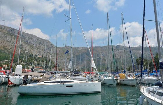 Sailboat JEANNEAU SUN ODYSSEY 349 10.34m