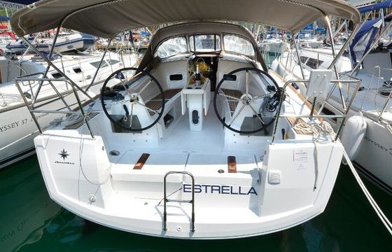 Sailboat JEANNEAU SUN ODYSSEY 349 10.34m