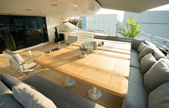 Motor yacht Sunseeker 2020 2600hp
