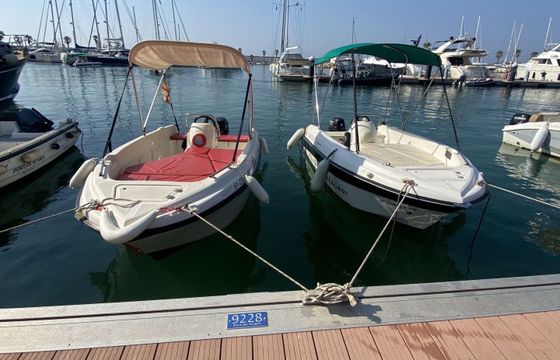 Motorboat Compass GT 500