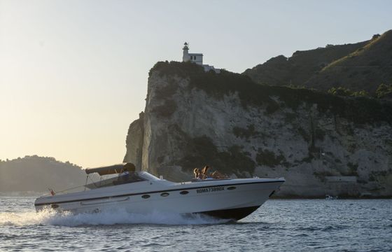 Motorboat Ferretti Itama 38 870hp