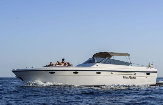 Motorboat Ferretti Itama 38 870hp