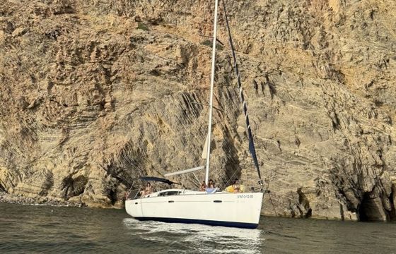 Sailboat Beneteau Oceanis 43 14m