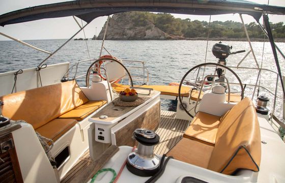 Sailboat Beneteau Oceanis 43 14m