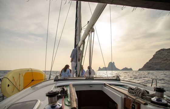 Sailboat Beneteau Oceanis 43 14m