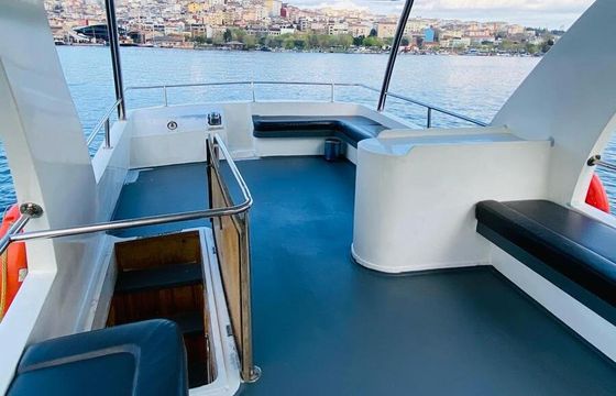Motor yacht custom 2005 360hp