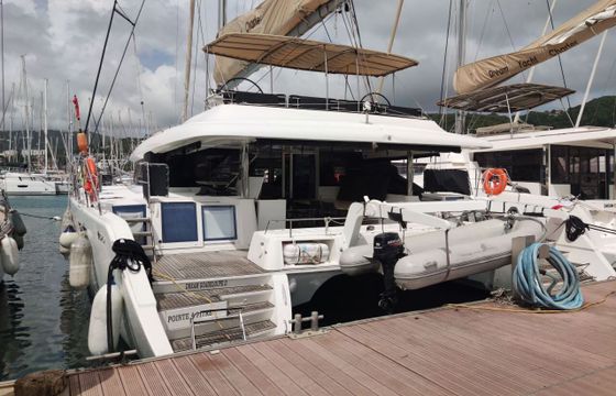 Catamaran Lagoon-Bénéteau Lagoon 620 - 6 + 2 cab. 18.9m