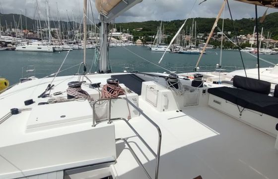 Catamaran Lagoon-Bénéteau Lagoon 620 - 6 + 2 cab. 18.9m