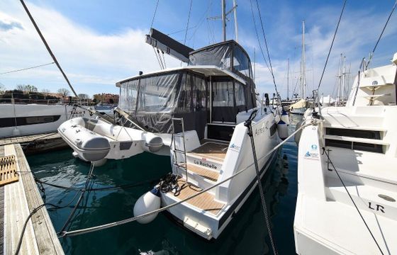 Catamaran Fountaine Pajot Astréa 42 12.58m