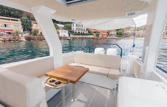 Motorboat Quarken 35 sports 600hp
