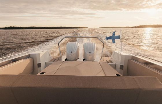 Motorboat Quarken 35 sports 600hp