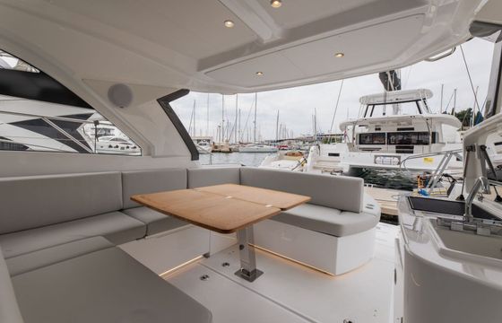 Motorboat Beneteau Gran Turismo 41 600hp