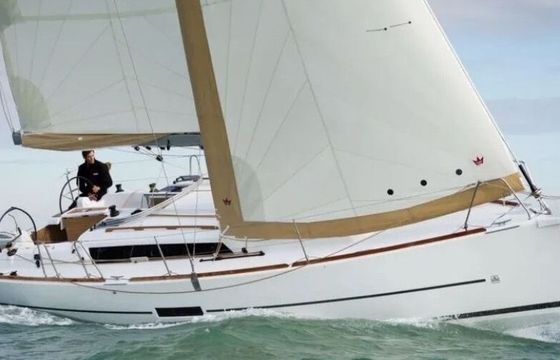 Sailboat Dufour 350 9.98m