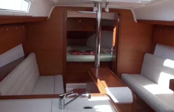 Sailboat Dufour 350 9.98m