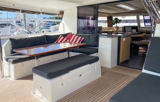 Catamaran Fountaine Pajot Fountaine Pajot Saona 47 Quintet - 5 + 1 cab. 13m