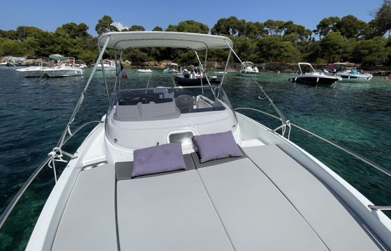 Motorboat Jeanneau Cap Camarat 6.5 WA 200hp