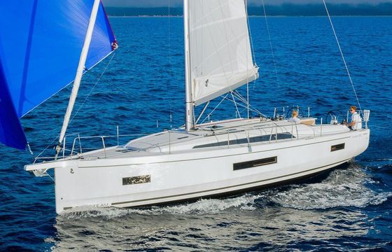 Sailboat Oceanis 40.1 12m