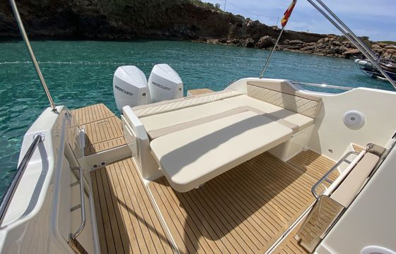 Motorboat Quicksilver Activ 875 Sundeck 250hp
