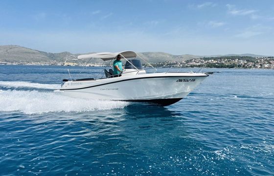 Motorboat Jeanneau Cap camarat 7.5 CC - Honda 250 250hp