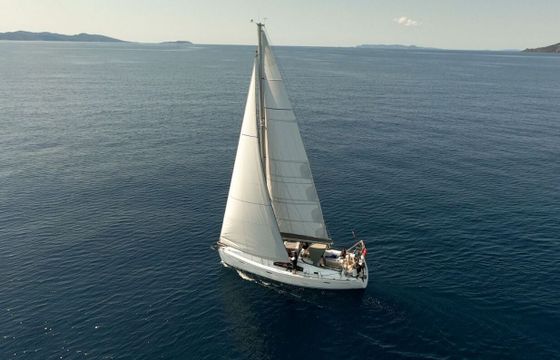 Sailboat Beneteau Oceanis 40 11.82m