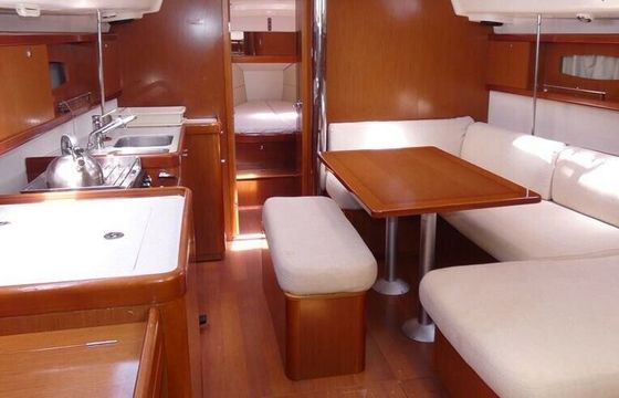 Sailboat Beneteau Oceanis 40 11.82m