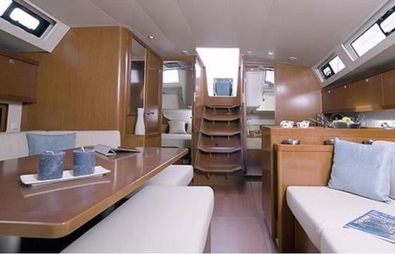 Sailboat BENETEAU OCEANIS 45 13.85m