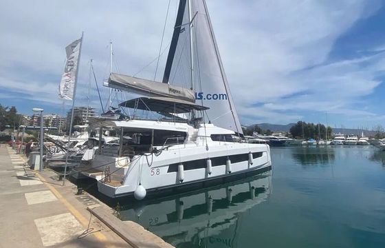Catamaran Catana Group Bali 5.8 - 6 + 2 cab. 17m