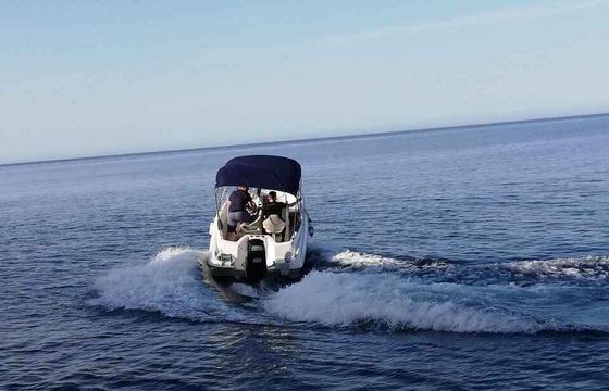 Motorboat Quicksilver Activ 555 Cabin 100hp