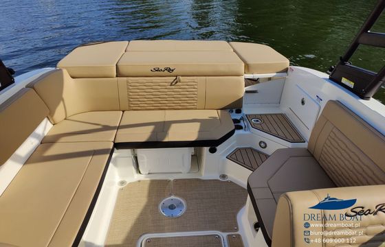 Motorboat Sea Ray 230C SPXE 350hp