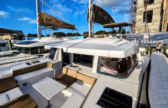 Catamaran Catana Group Bali 4.4 - 4 + 2 cab. 13m