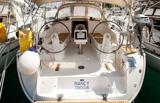 Sailboat BAVARIA CRUISER 37 11.3m