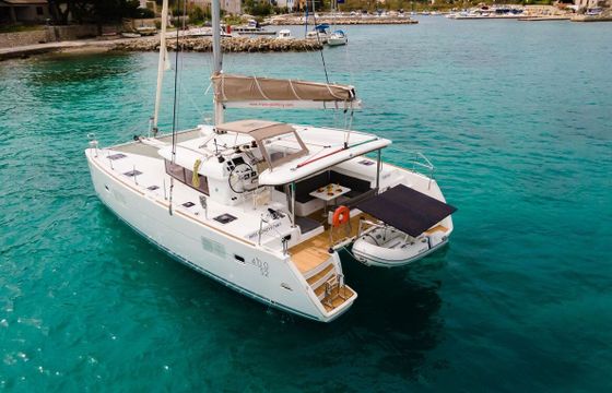 Catamaran Lagoon-Bénéteau Lagoon 400 S2 - 4 + 2 cab. 11m