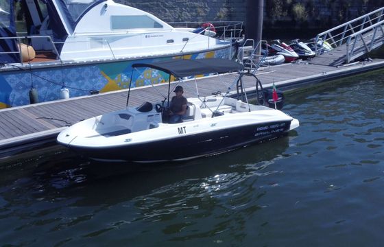 Motorboat Private Cruise 115hp