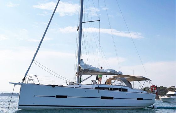 Sailboat Dufour 412 Grand large 11m