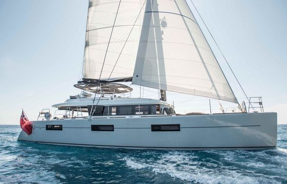 Catamaran LAGOON 620 Essence 18.9m