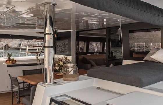 Catamaran LAGOON 620 Essence 18.9m
