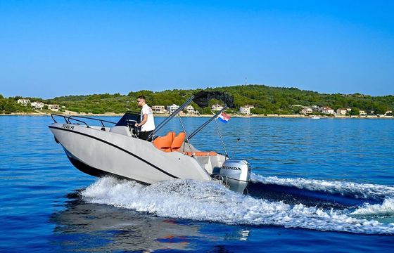 Motorboat Quicksilver Activ 555 Open LIMITED EDITION 100hp