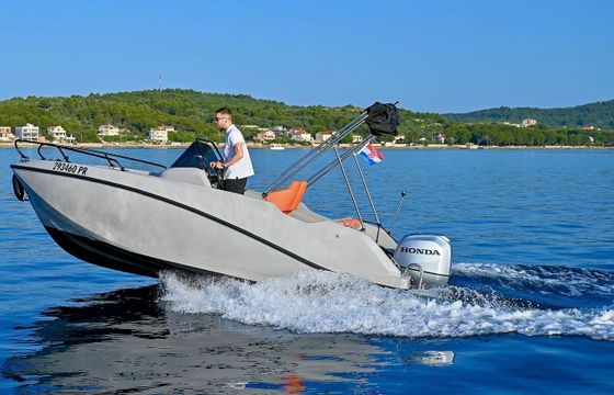Motorboat Quicksilver Activ 555 Open LIMITED EDITION 100hp
