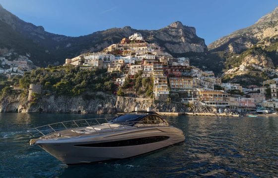 Motor yacht Riva Vertigo 2800hp