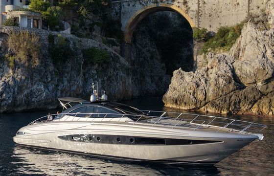 Motor yacht Riva Vertigo 2800hp