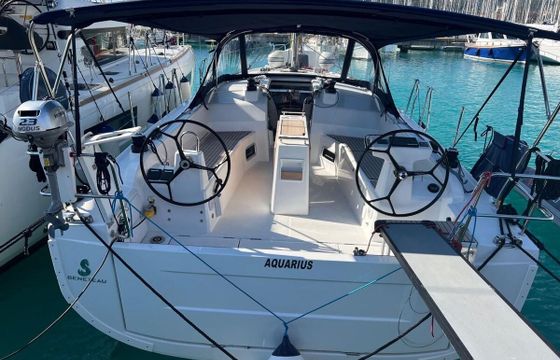 Sailboat Beneteau Oceanis 37.1 11m
