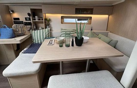 Sailboat Beneteau Oceanis 37.1 11m