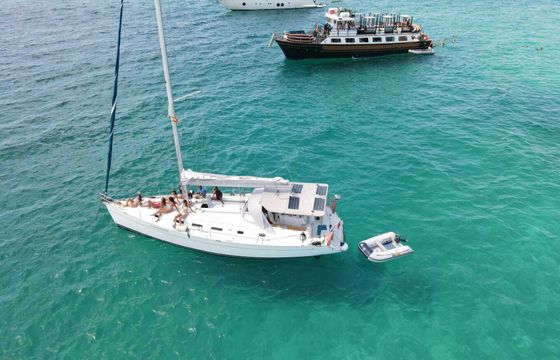 Sailboat Beneteau Cyclades 43.3 13.26m