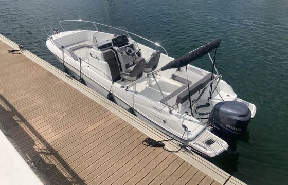 Motorboat Jeanneau Superbe Cap Camarat 7.5 open 225hp